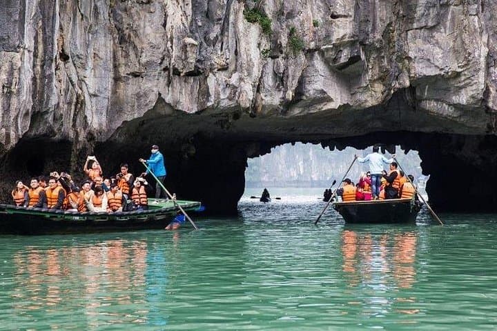 Halong Bay 2-Day Luxury Cruise: Scenic Kayaking, Caves & 5-Star Comfort photo 4
