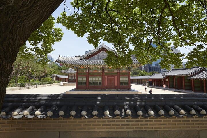 Seoul Highlights Tour: Deoksugung, N Seoul Tower & Bukchon Experience