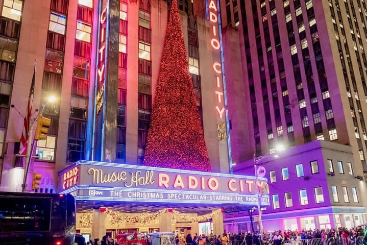 NYC Holiday Lights Sightseeing Bus Tour — 75‑Minute Midtown Holiday Lights Experience photo 3