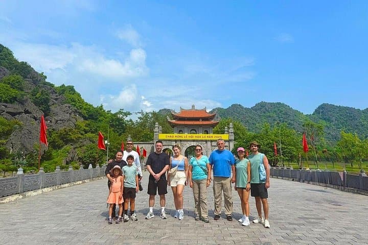 Ninh Binh Deluxe Day Tour: Bich Dong, Mua Cave, Hoa Lu & Trang An photo 4