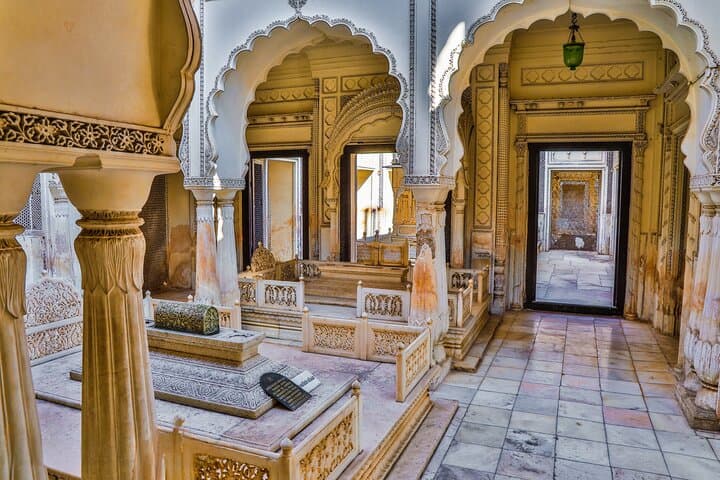 Fort, Palaces, Temples and Beach: 10-Night Heritage Circuit from Hyderabad to Goa photo 3