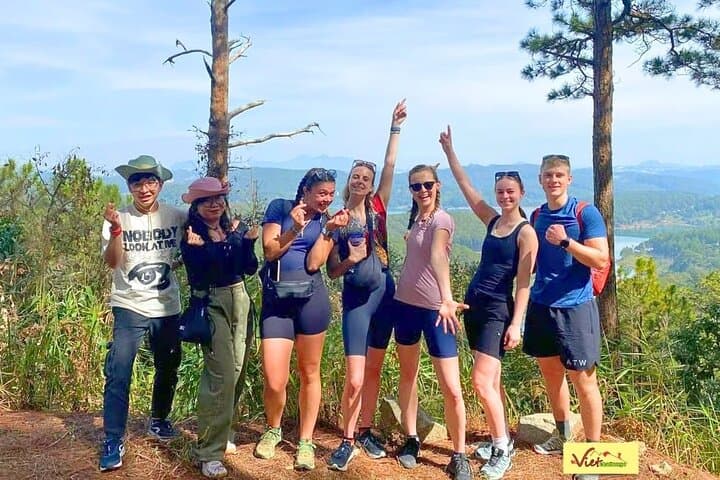 Conquer Pinhatt and Paddle Tuyen Lam: One-Day Trek & SUP in Da Lat photo 6