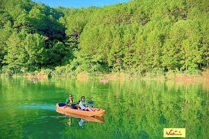 Conquer Pinhatt and Paddle Tuyen Lam: One-Day Trek & SUP in Da Lat photo 5