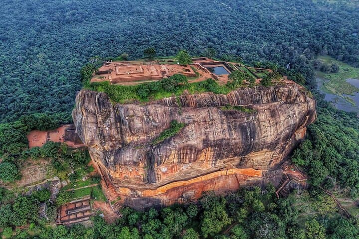 Ultimate Sri Lanka 9-Day Private Tour — Beaches, Highlands & Wildlife