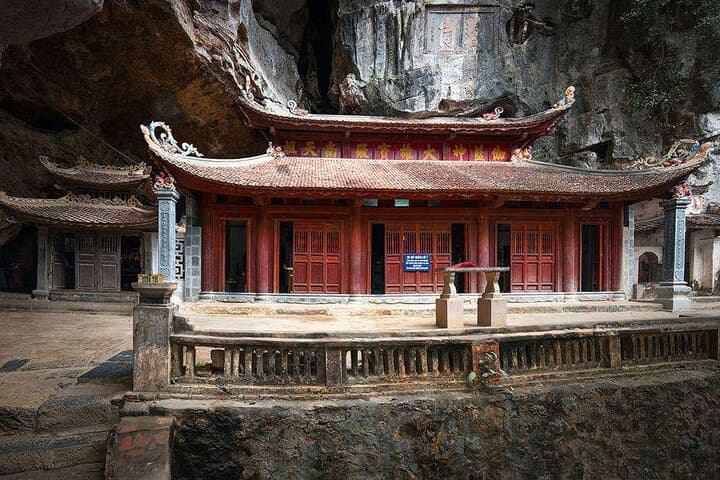 Ninh Binh Day Tour: Hoa Lu, Trang An, Bich Dong & Mua Cave Viewpoint photo 5