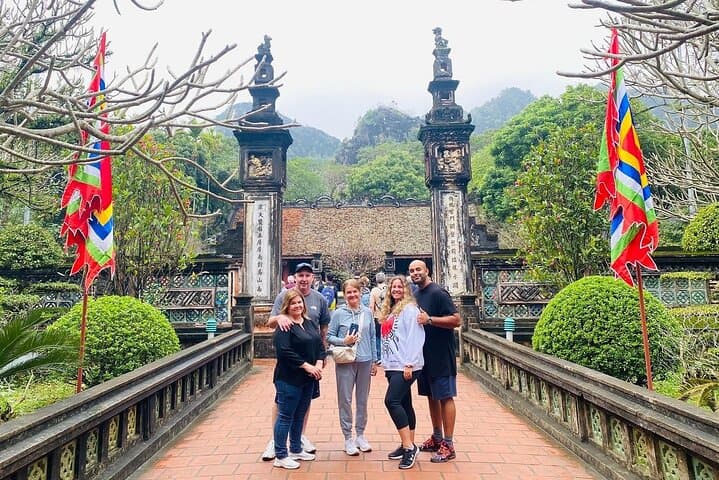 Ninh Binh Day Tour: Hoa Lu, Trang An, Bich Dong & Mua Cave Viewpoint photo 3