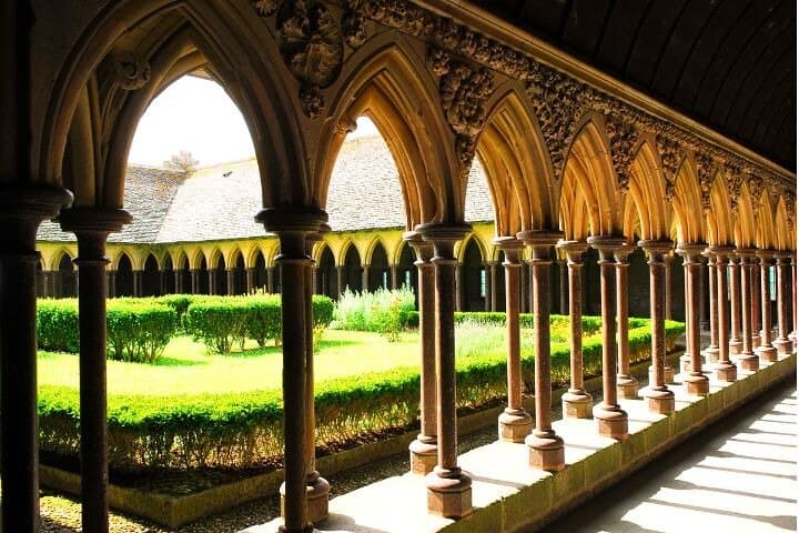 Mont-Saint-Michel Day Trip from Paris — Luxury 10‑Hour Private Tour photo 3