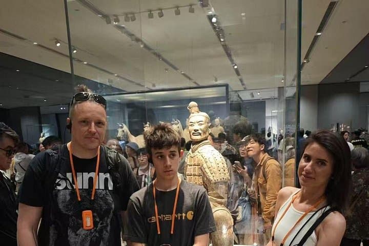 Xi'an Terracotta Army Private Day Trip with City Wall, Pagodas & Hot Springs photo 2