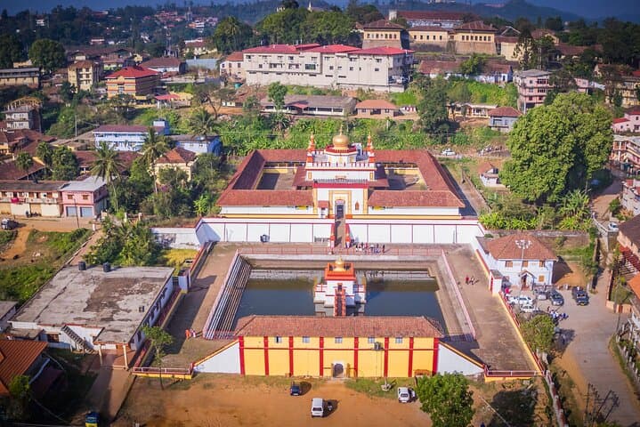 Omkareshwar & Asirgarh Fort Day Tour from Indore — Jeep to Jyotirlinga and Historic Ramparts photo 6