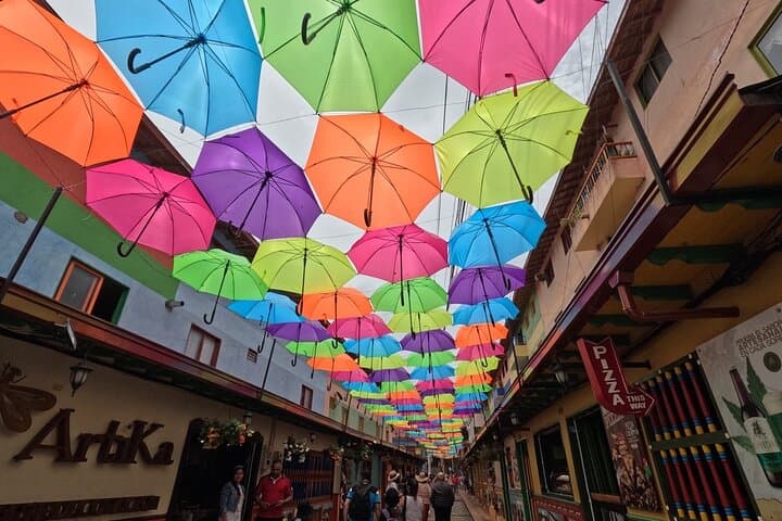 Guatapé Day Trip from Medellín: Climb El Peñol & Reservoir Boat Tour photo 5