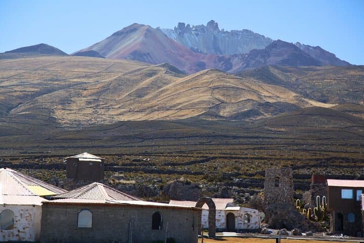 2-Day Uyuni Salt Flats and Thunupa Volcano Adventure photo 6