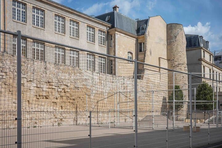 Paris Medieval Marais & Île de la Cité Walking Tour — Notre-Dame History Walk photo 5
