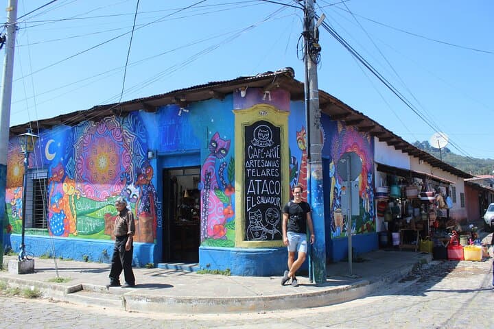 El Salvador Flower Route and Albania Coffee Tour — Apaneca Mural Walk & Coffee Tasting photo 4