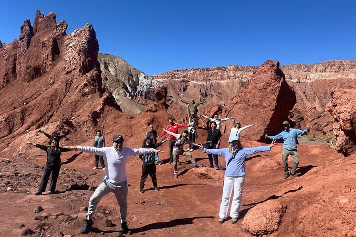 Exploring Rainbow Valley and Yerbas Buenas Petroglyphs — Domeyko Range Day Tour