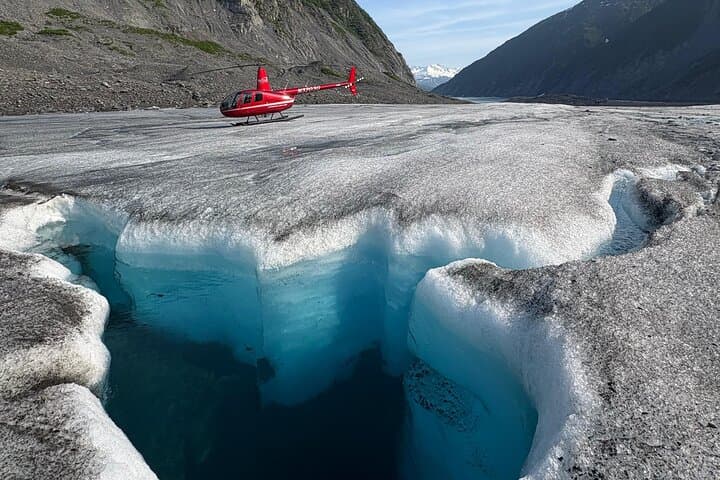 Valdez Helicopter Glacier Landing: 1-Hour Scenic Flight & Glacier Walk photo 4