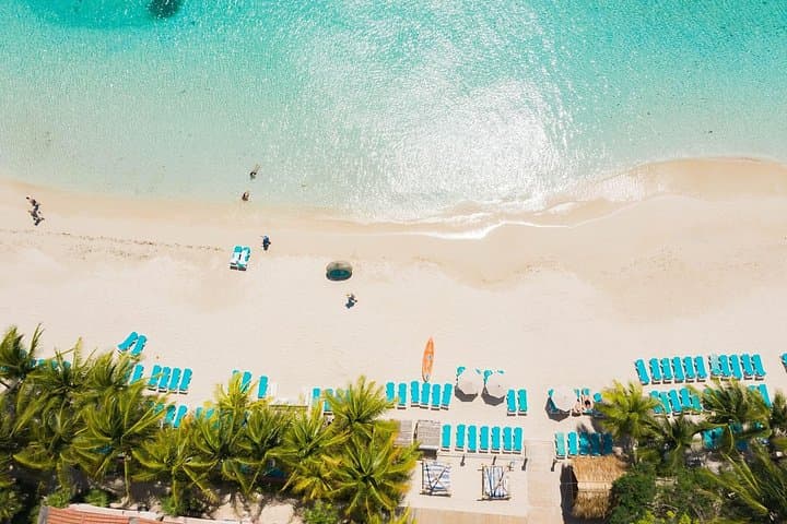 West Bay Beach Day at San Simon Beach Club — Roatán’s Crystal Sands and Reef photo 1