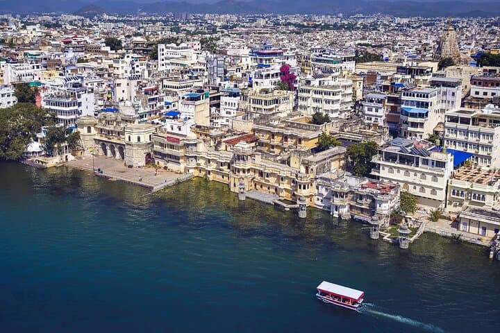 Udaipur to Vadodara: Regal Cities & Magnificent Monuments 8-Day Tour photo 4