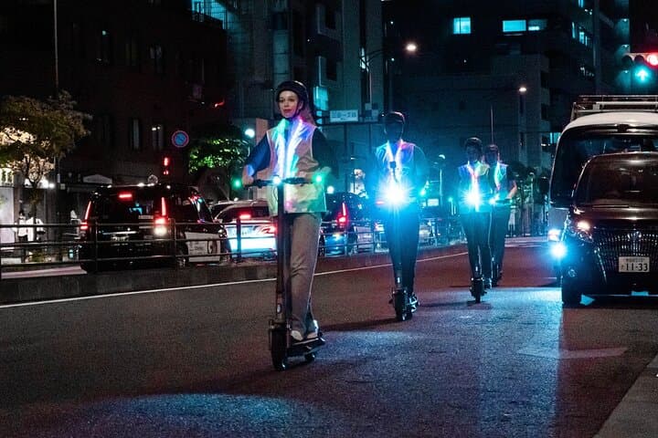 Tokyo E-scooter Photo Ride: Shibuya Crossing to Meiji Shrine