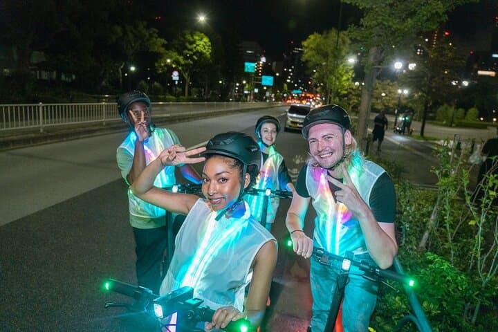 Tokyo E-scooter Photo Ride: Shibuya Crossing to Meiji Shrine photo 4