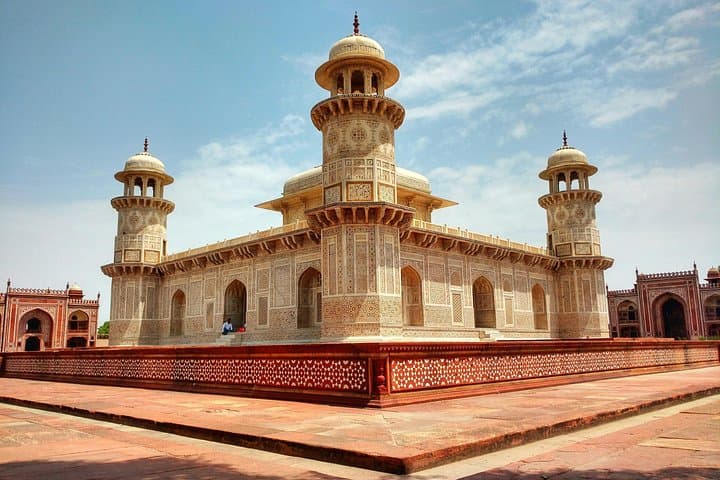 Private 2-Day Golden Triangle Tour: Taj Mahal, Agra & Jaipur from Delhi photo 2