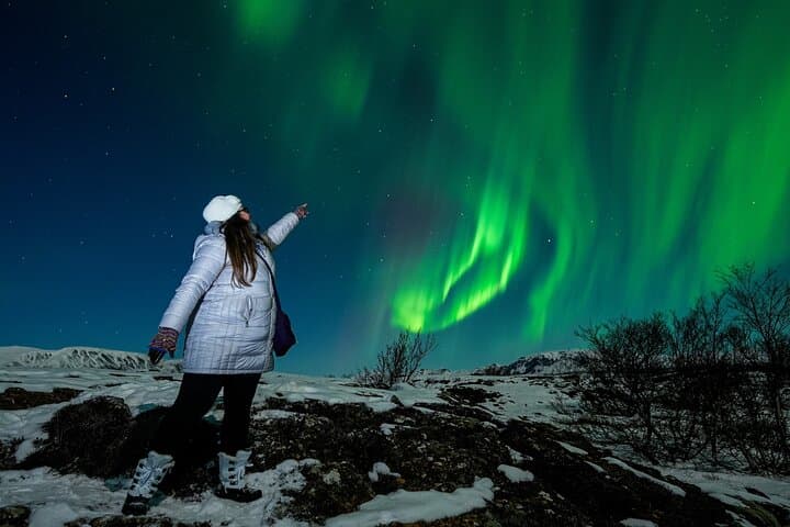 Private Northern Lights Tour from Reykjavik — Photos, Snowsuits & Snacks