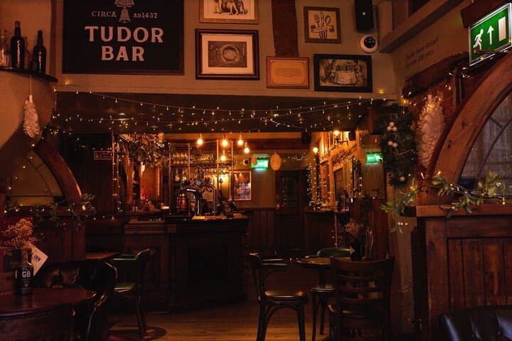 Nottingham Private Historic Pub Tour: Visit 5 Historic Pubs with Free Drinks photo 2