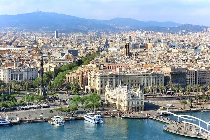 Glide Over Barcelona: Montjuïc Cable Car Roundtrip to the Castle photo 6