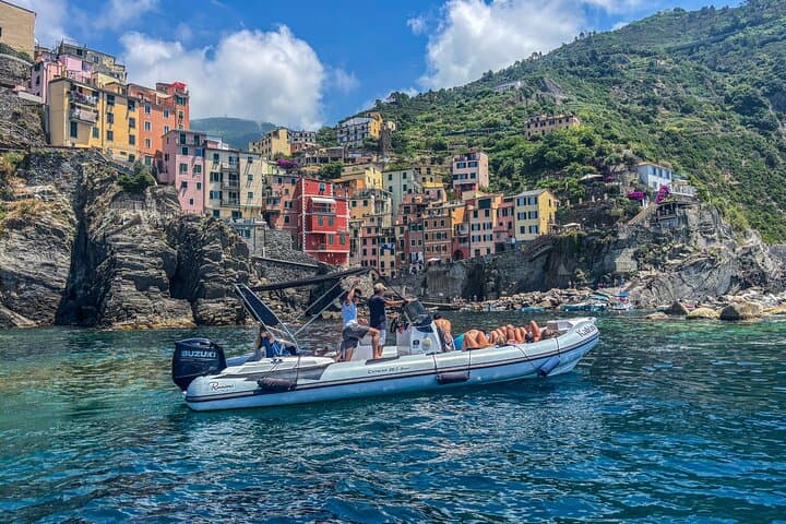 Cinque Terre Boat Tour from La Spezia — Portovenere, Lerici & 5 Terre by Sea photo 4