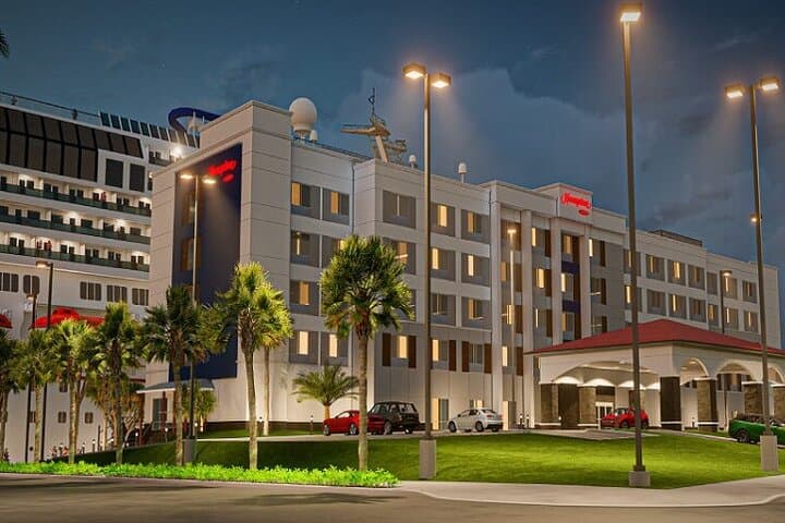 Private Airport Transfer to Hampton by Hilton Havensight, St. Thomas