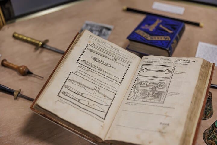 Inside The Magic Circle: Exclusive Tour of London's Legendary Magicians photo 5