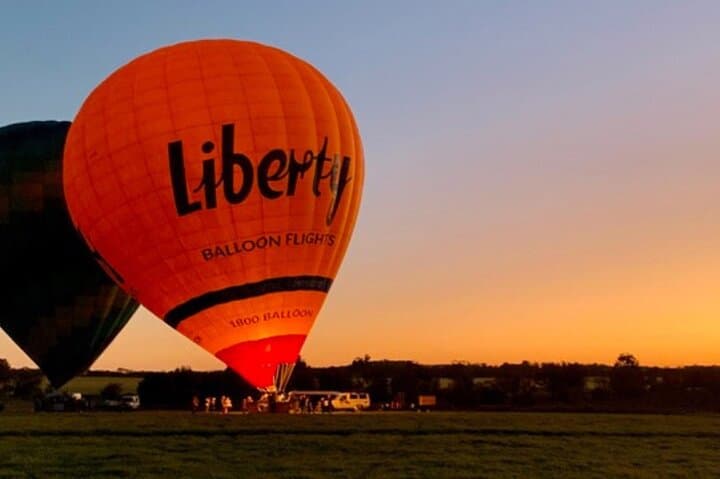 Sunrise Hot-Air Balloon Over Yarra Valley with Breakfast at Rochford photo 4