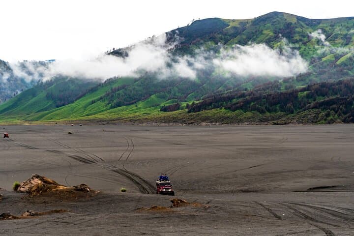 Private Sunrise Tour to Mount Bromo: King Kong Hill Sunrise, Crater Climb & Sea of Sand photo 4
