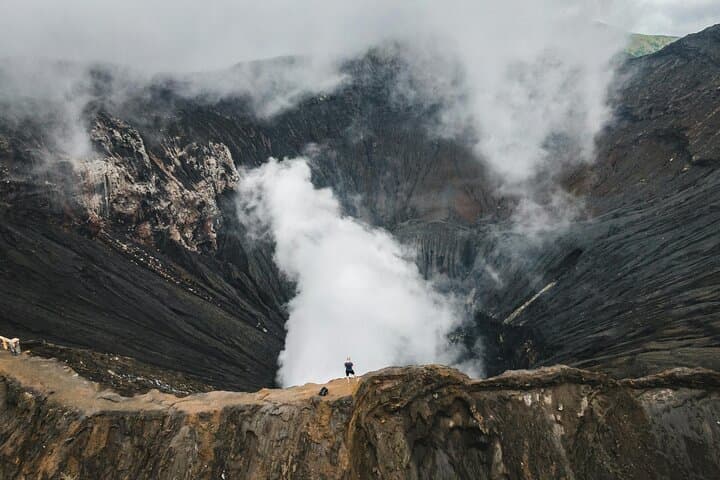 Private Sunrise Tour to Mount Bromo: King Kong Hill Sunrise, Crater Climb & Sea of Sand photo 5
