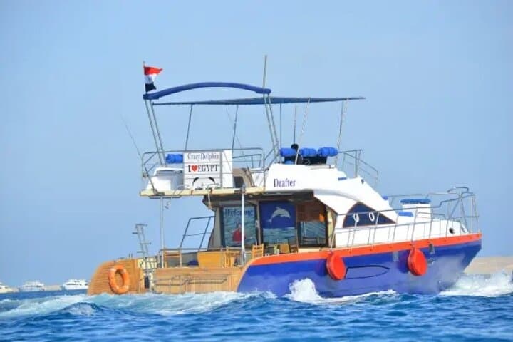 Private Full-Day Hurghada Boat Trip: Snorkel Reefs & Swim With Dolphins photo 2