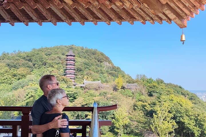 Half-Day Niushou Mountain Private Tour: Foding Palace, Buddha Relic & Peak Views photo 3