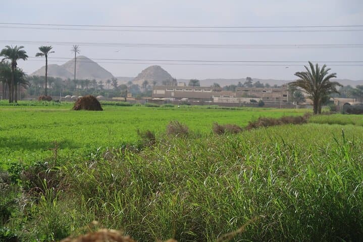 Private Dahshur Pyramids and Egyptian Farmland Day Tour from Cairo