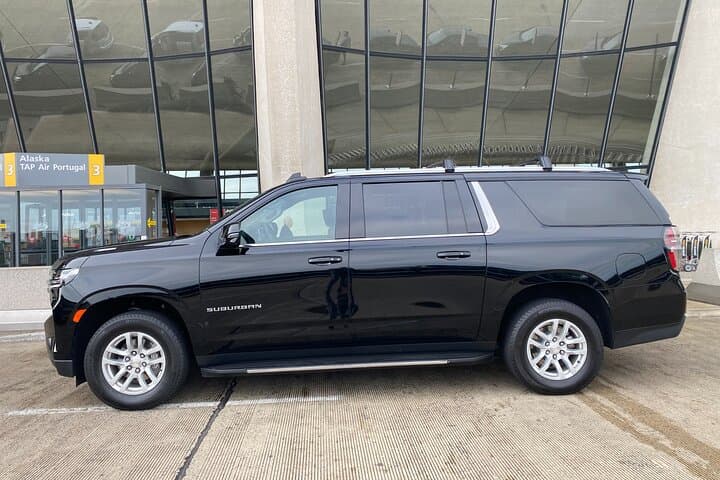Private Dulles (IAD) Airport Transfer to Washington DC — Door-to-Door Luxury Rides