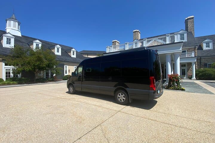 Private Dulles (IAD) Airport Transfer to Washington DC — Door-to-Door Luxury Rides photo 4