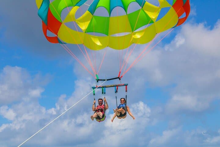 Aruba Parasailing & Pro Photos — 45-Min Scenic Flight Above Palm Beach photo 2