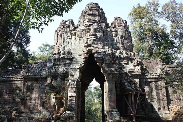 3-Day Siem Reap Private Tour: Angkor Wat, Kampong Phluk & Kulen Mountain photo 1