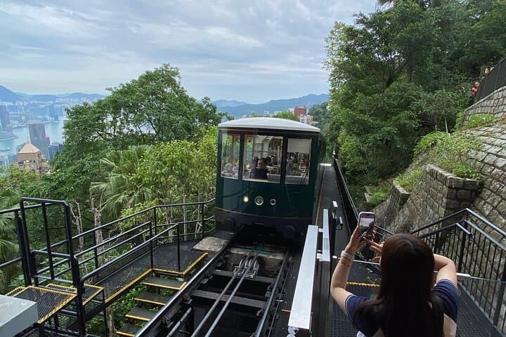 Skip-the-Line Peak Tram Experience to Victoria Peak with Guide, Hong Kong