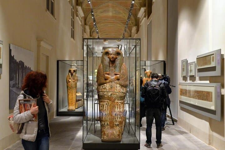 Hurghada to Cairo: Private Day Trip to the Pyramids & Egyptian Museum with Lunch photo 1