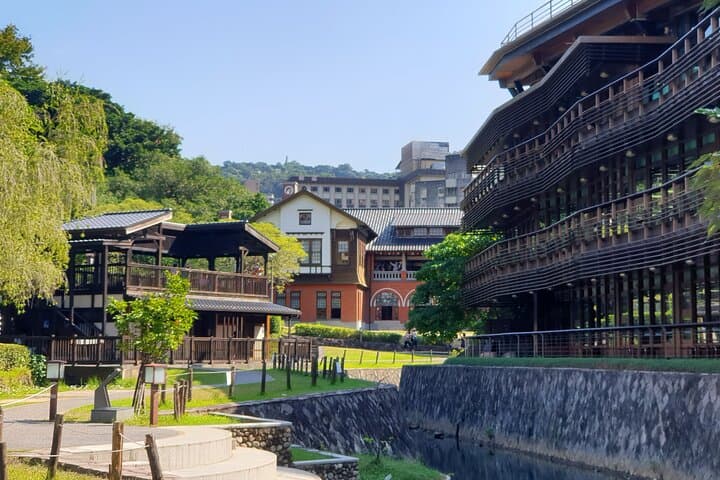 Yangmingshan and Beitou Day Tour: Hot Springs, Fumaroles & Highland Meadows photo 3