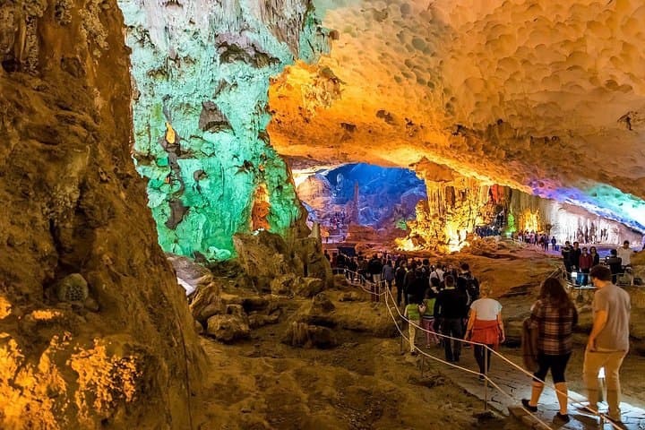 Halong Bay Luxury Cruise: Jacuzzi, Kayaking & Sung Sot Cave Day Tour photo 1