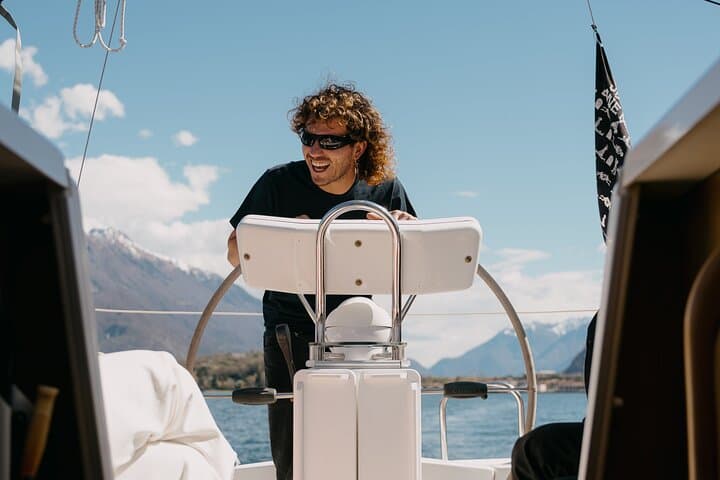 Sailing Lake Como: Private Boat Tour with Aperitivo & Prosecco photo 3
