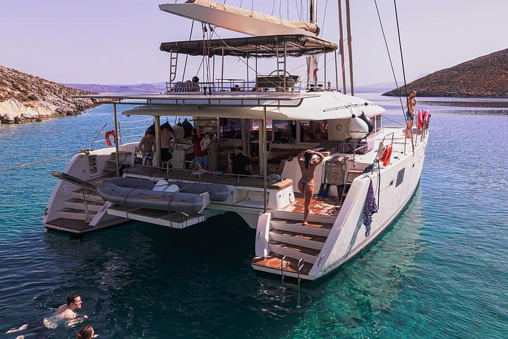 Day Cruise to Dia Island from Heraklion — Catamaran, Snorkeling & Lunch