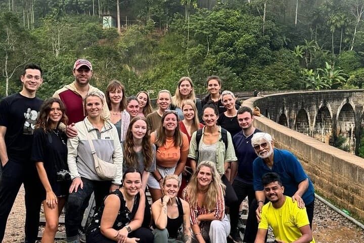 Pick of Sri Lanka: 9-Day Budget Loop from Colombo