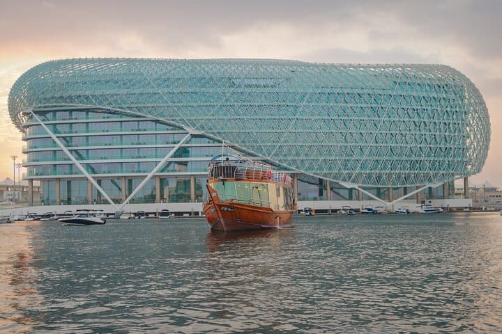 Yas Island Dhow Cruise Abu Dhabi: 1-Hour Scenic Waterfront Tour photo 3