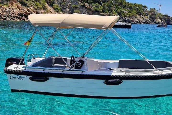 Malaga No-License Boat Rental: Hourly Silver Boat for 1–6 People photo 1