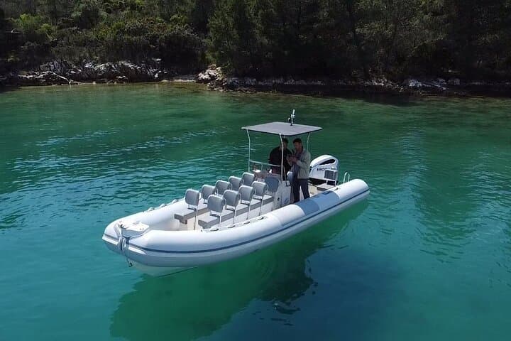 Private Blue Lagoon & 3-Island Speedboat Tour from Split photo 2